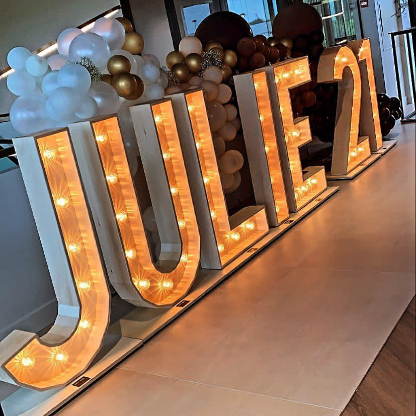 Julie's 21 diner